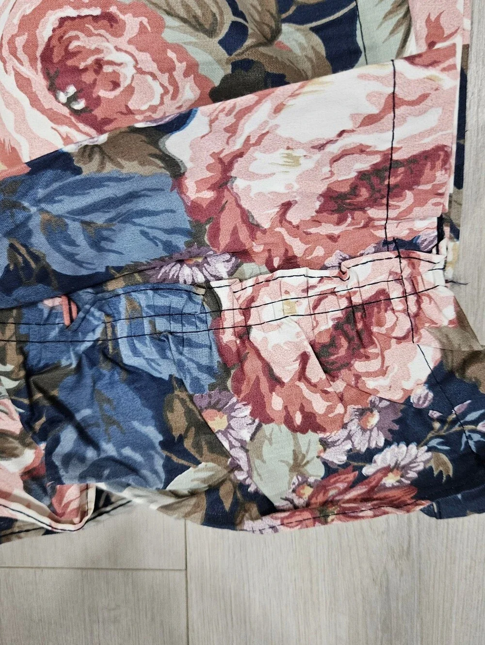 VTG JC Penney Big Pink Floral Roses Window Valances Navy Blue Chintz Pair 70X18